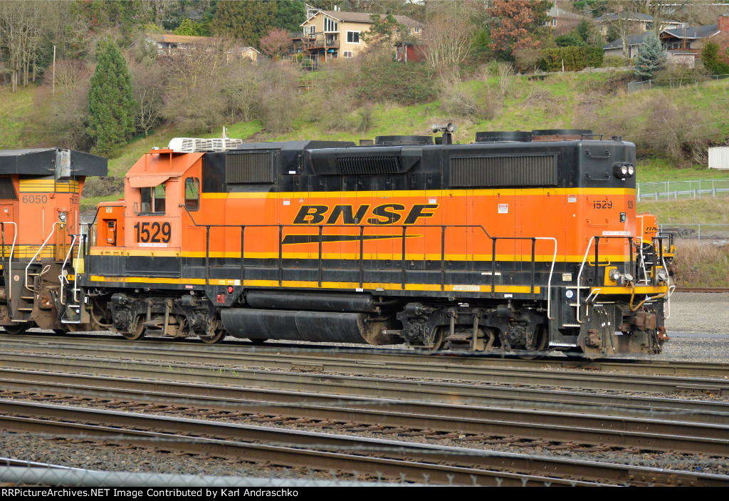 BNSF 1529